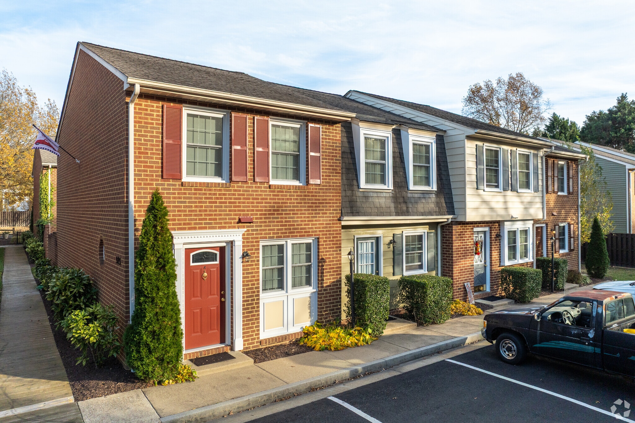 Alternate Building Image - Colony Wood Townhomes