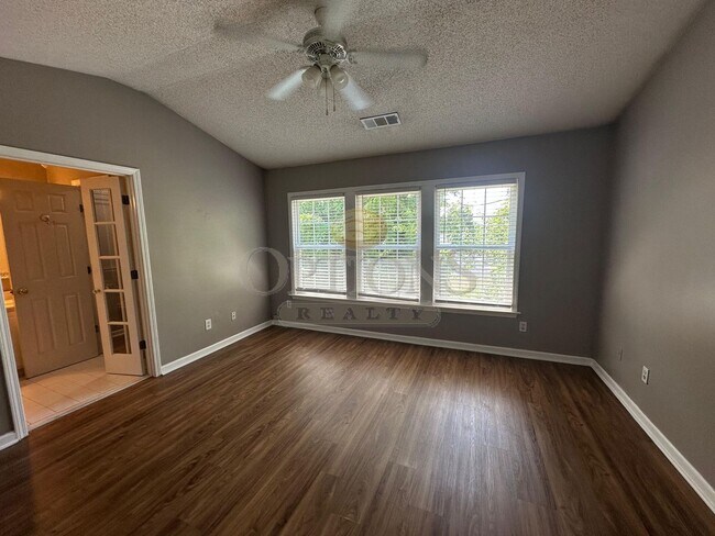 Building Photo - 3 Bedroom Marietta Townhome