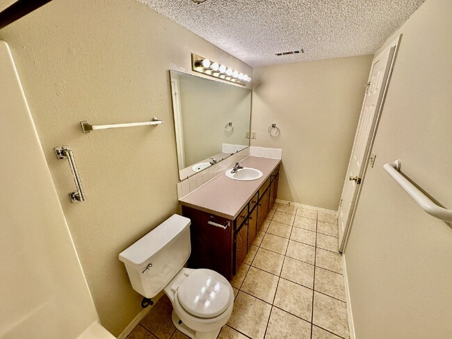 Building Photo - 3507 W Beechwood Dr