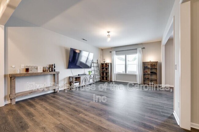 Building Photo - 7545 Hartsfield Dr