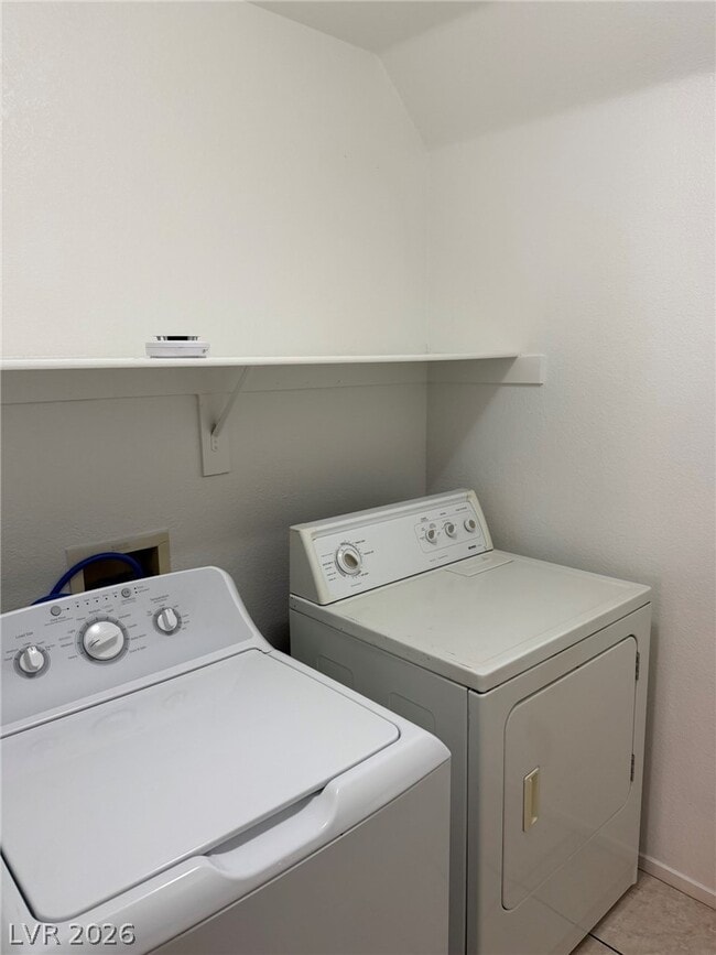 Building Photo - 1424 Red Sunset Ave