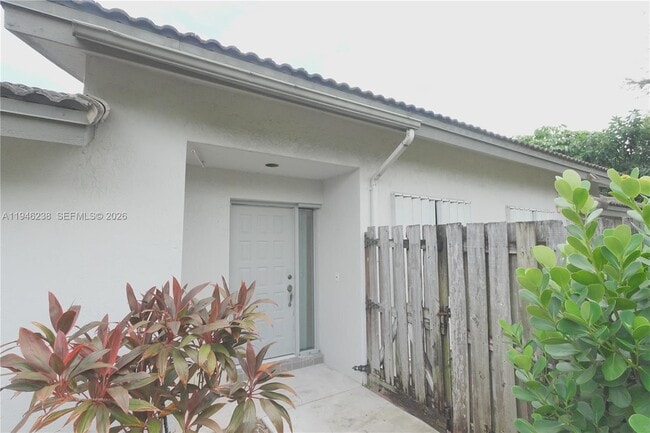 Building Photo - 518 NE 48th St