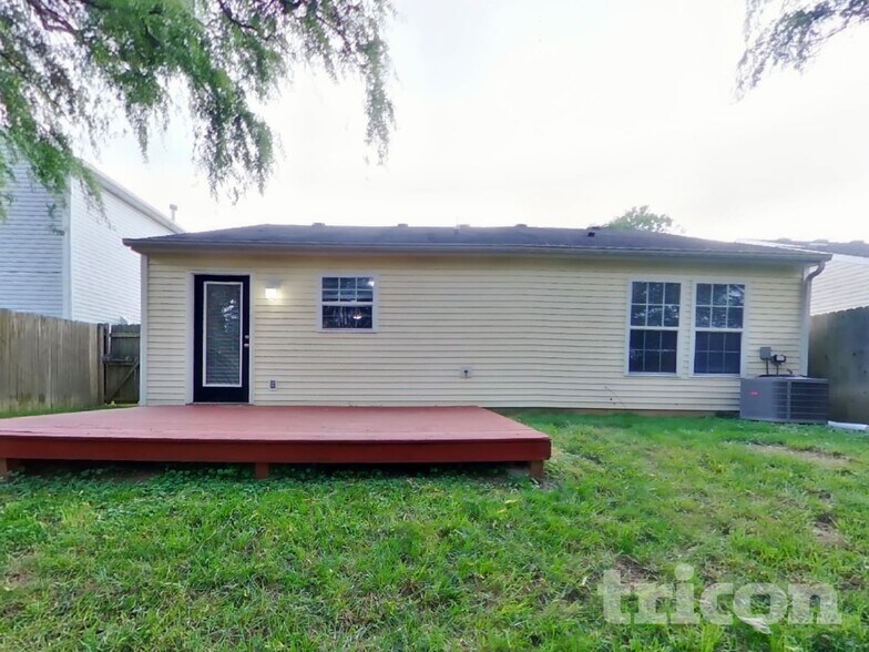 Building Photo - 2414 Summerwood Ln
