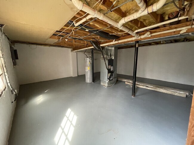 Building Photo - 131 Bellmont Dr