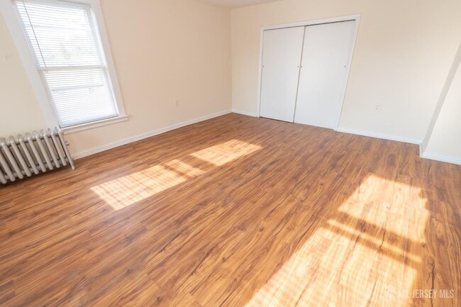 Building Photo - 217 MacArthur Ave