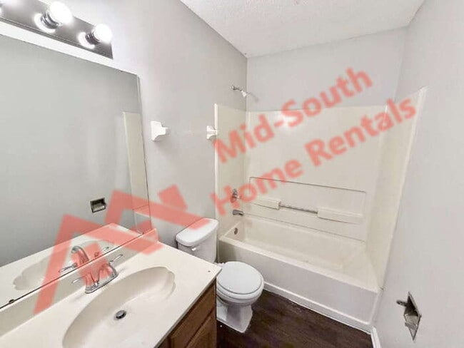 Building Photo - 4450 Longtree Cove