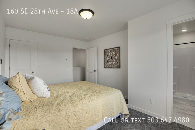 Building Photo - 160 SE 28th Ave