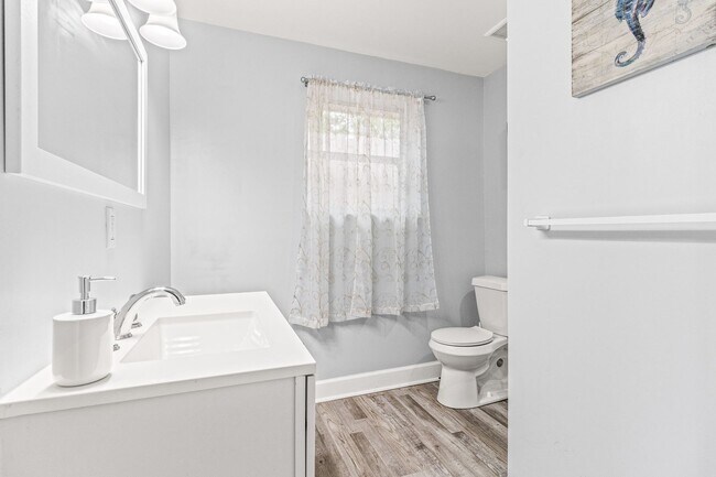 Building Photo - 908 N 57th Ave