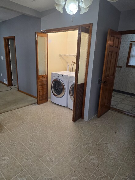 Building Photo - 12 W Mosher St