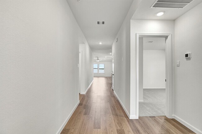 Building Photo - 1718 San Jacinto Dr