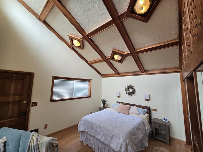 Building Photo - Furnished 1-bedroom Pine Hill home!