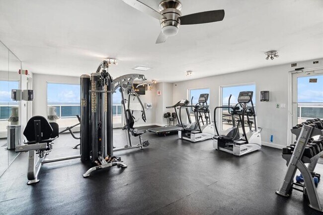 Building Photo - 2841 N Ocean Blvd