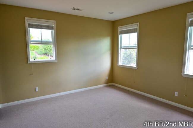 Building Photo - 1167 Vista Pointe Blvd