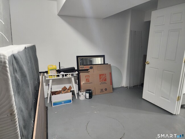 Building Photo - 71 Towne House Rd