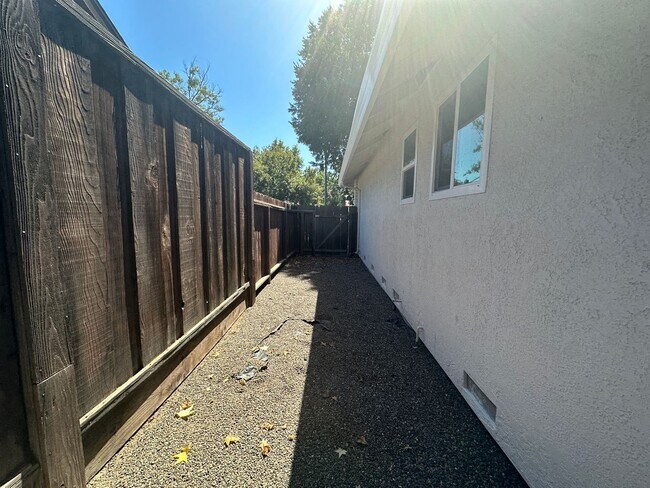 Building Photo - 2601 Bardolino Ln