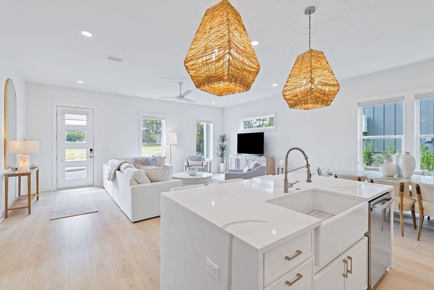 Building Photo - 68 Sarah St