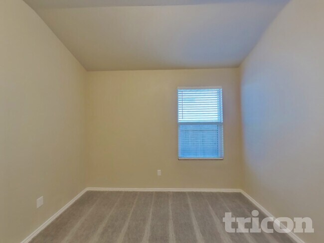 Building Photo - 5125 Sidesaddle Dr