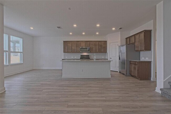 Building Photo - 212 Turnbuckle Bnd