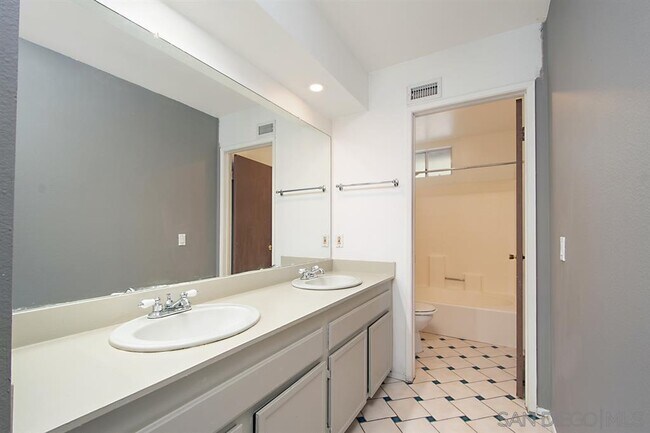 Building Photo - 2021 Haller St