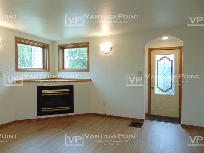 Building Photo - 632 River Ave