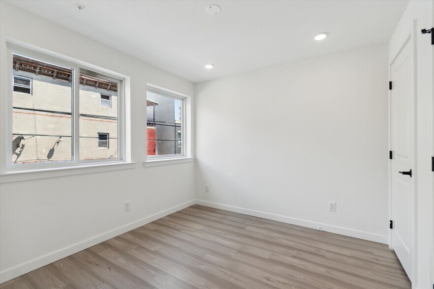 Building Photo - 1338 N 15th St