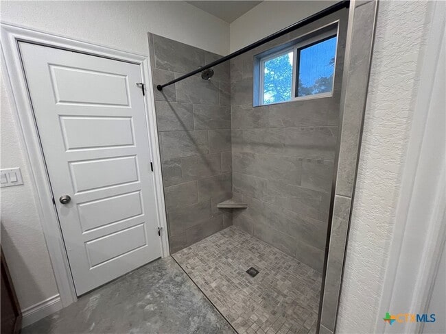 Building Photo - 274 Kerlick Ln