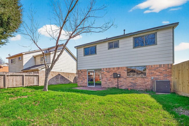 Building Photo - 10707 Staghill Dr