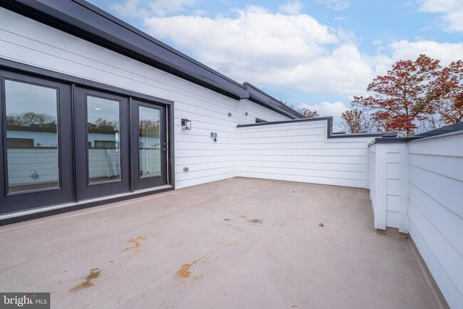 Building Photo - 11382 Emerald Park Rd