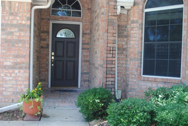 Building Photo - 4606 Russett Ln