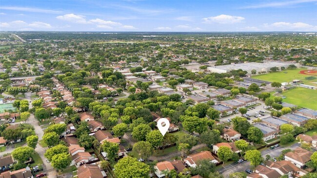 Building Photo - 6820 SW 128th Ct