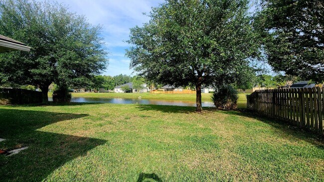 Building Photo - Located in the very popular community of K...