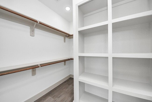 Building Photo - 7973 Joy St