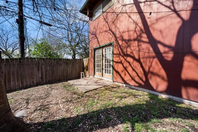 Building Photo - 2314 Parker Ln