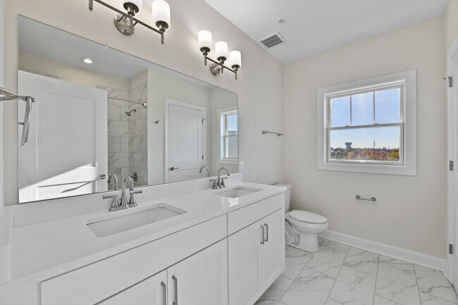 Building Photo - 5233 Highpointe Lakes Dr