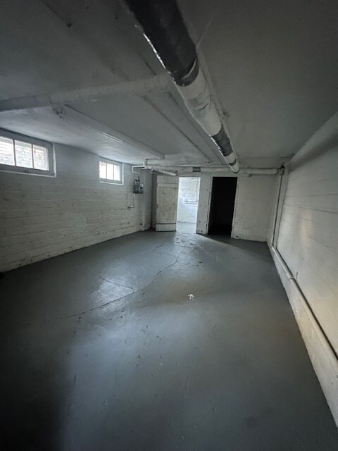 Building Photo - 3083 E Derbyshire Rd