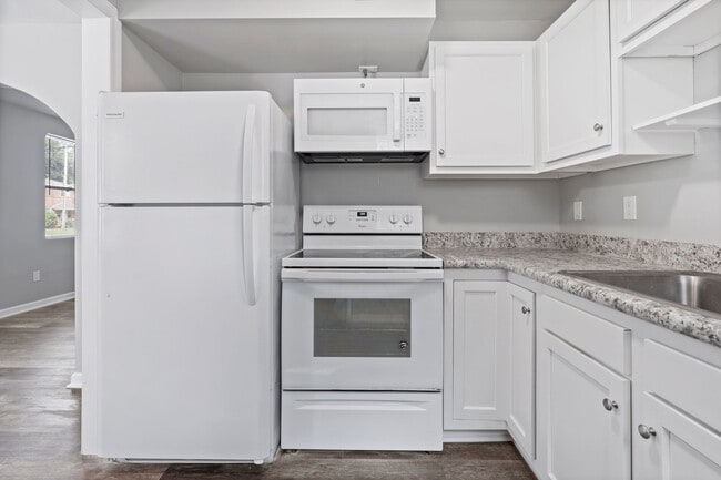 Building Photo - RENOVATED Riverside/ Murray Hill Unit for Rent!
