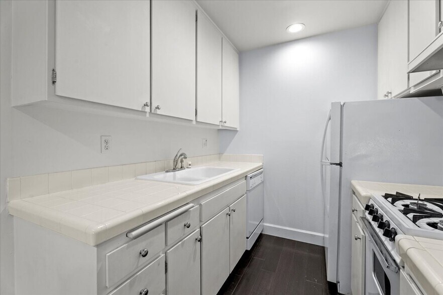 Kitchen - 2311 4th St