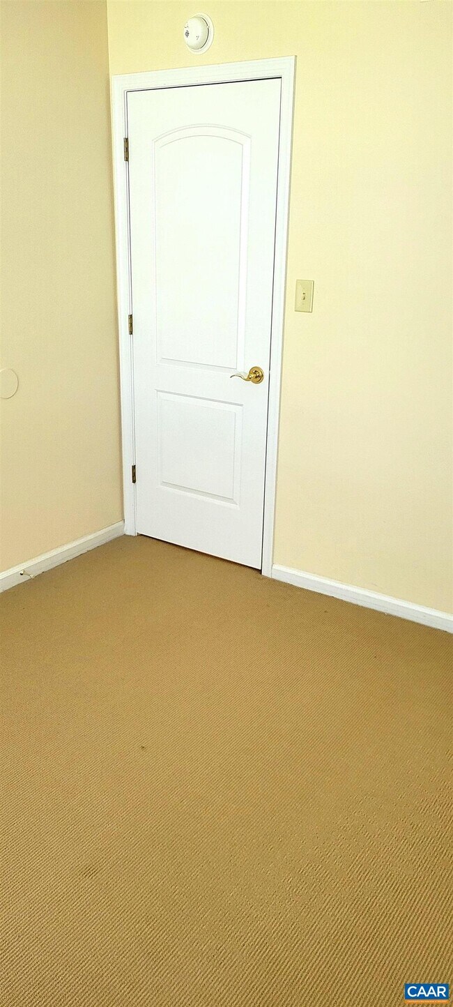 Building Photo - 1356 Villa Way