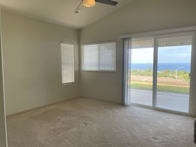 Building Photo - $4,000 / Beautiful 3 bedrm/2 bath home wit...