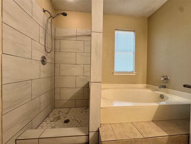 Building Photo - 11 Cottage Grove Pl