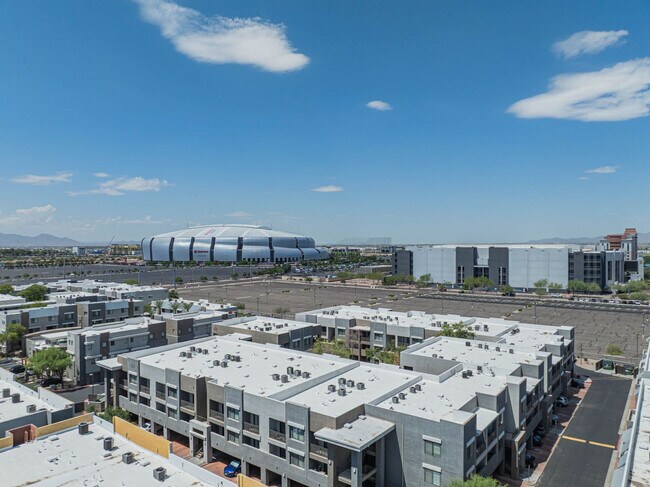 Building Photo - 6610 N 93rd Ave