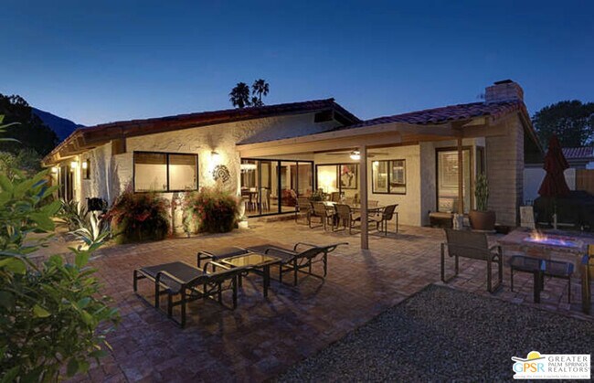 Building Photo - 1347 Primavera Dr S