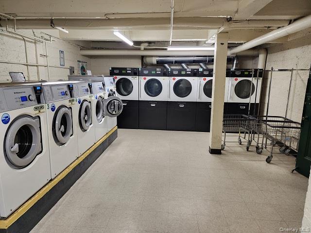 Building Photo - 102-55-102-67 67th Dr