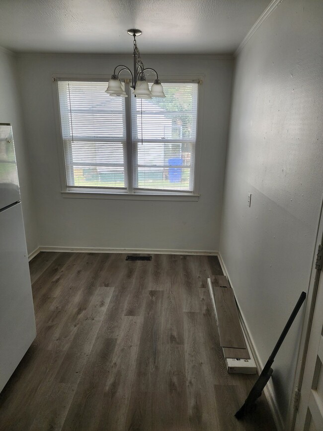 Building Photo - 2312 Briarfield Rd