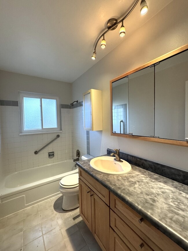 Building Photo - 3084 S Xanthia St