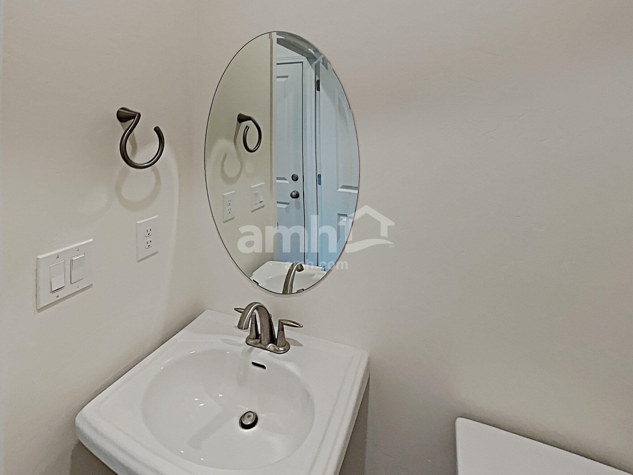 Building Photo - 2445 E Tumbleweed Rd