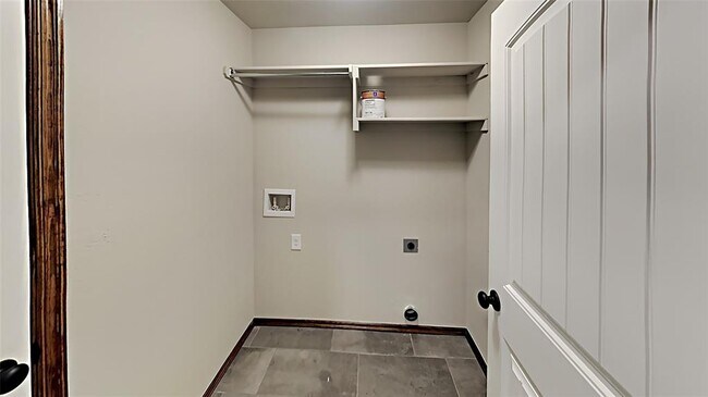 Building Photo - 14320 Covington Ave