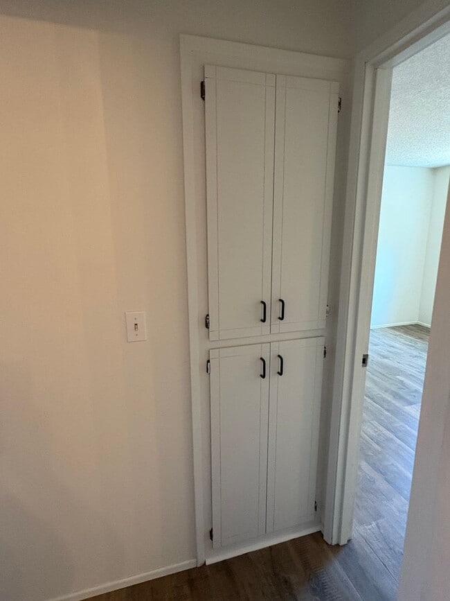 Building Photo - Wonderful home with bonus spaces