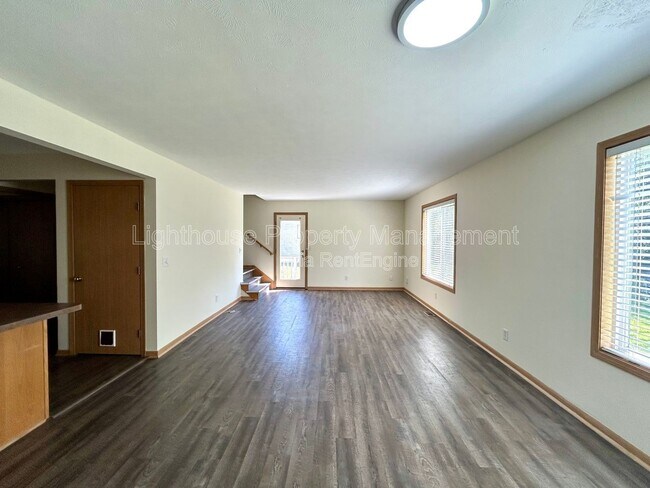 Building Photo - 2103 Kinnrow Ave NW