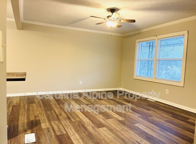 Building Photo - 601 Dundeen Dr